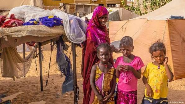 "قيّدوا الضحايا قبل أن تقطع رؤوسهم": لاجئون ماليون يروون فظائع الحرب ويتهمون قوات روسية بارتكاب انتهاكات دامية