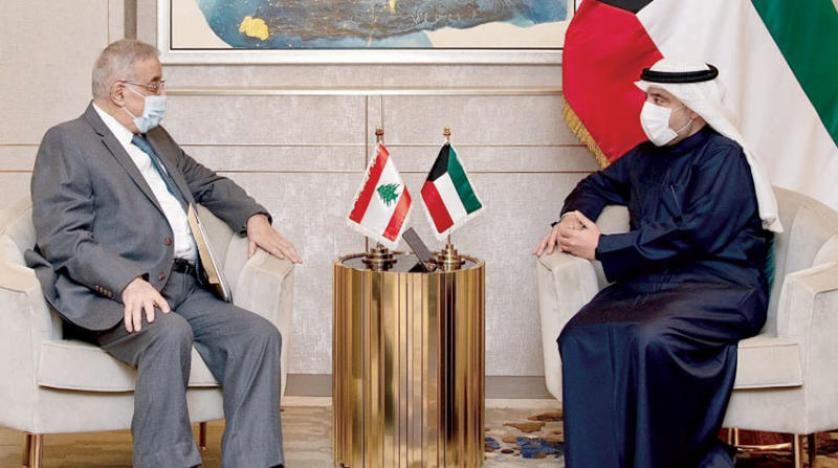 وزير الخارجية الكويتي الشيخ أحمد ناصر المحمد الصباح خلال لقائه أمس وزير الخارجية اللبناني عبد الله بوحبيب (وزارة الخارجية الكويتية)